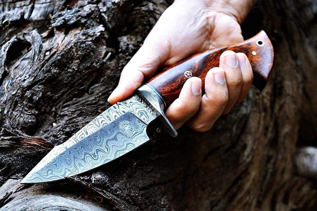 BIGCAT ROAR 10″ Handmade Damascus Hunting Knife with Leather Sheath - Ideal for Skinning, Camping, Outdoor - EDC Fixed Blade Bushcraft Knife with Walnut Wood Handle - Predator Hunter