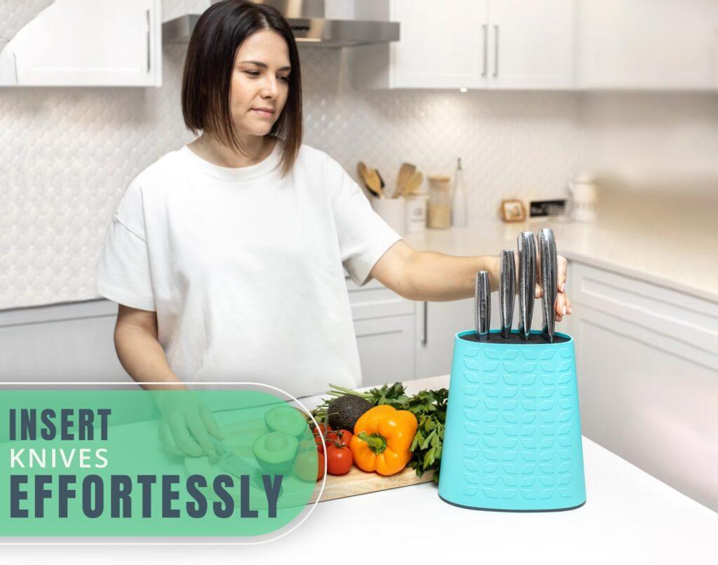 Convenient & Secure Knife Stand product reviewed by Knives Reviewed