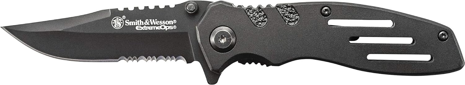 Smith & Wesson Extreme Ops Folding Knife product reviewed by Knives Reviewed
